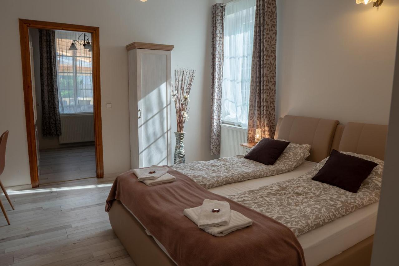 バラトンレッレ F57 - Franko Csaladi Panzio Bed & Breakfast エクステリア 写真