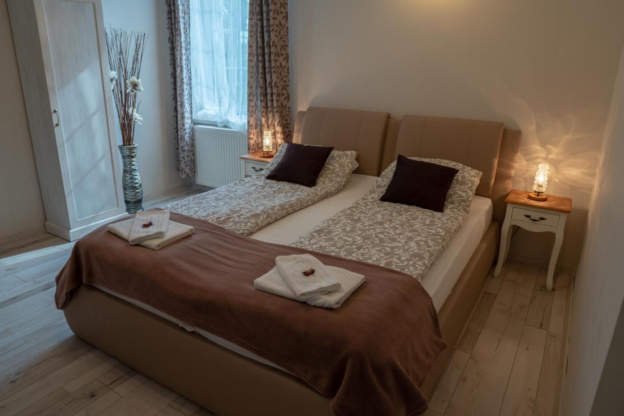 バラトンレッレ F57 - Franko Csaladi Panzio Bed & Breakfast エクステリア 写真