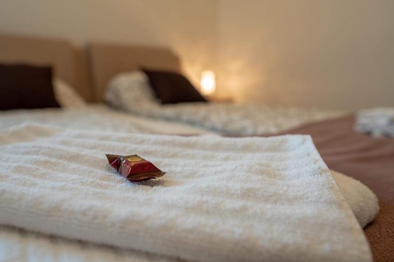 バラトンレッレ F57 - Franko Csaladi Panzio Bed & Breakfast エクステリア 写真