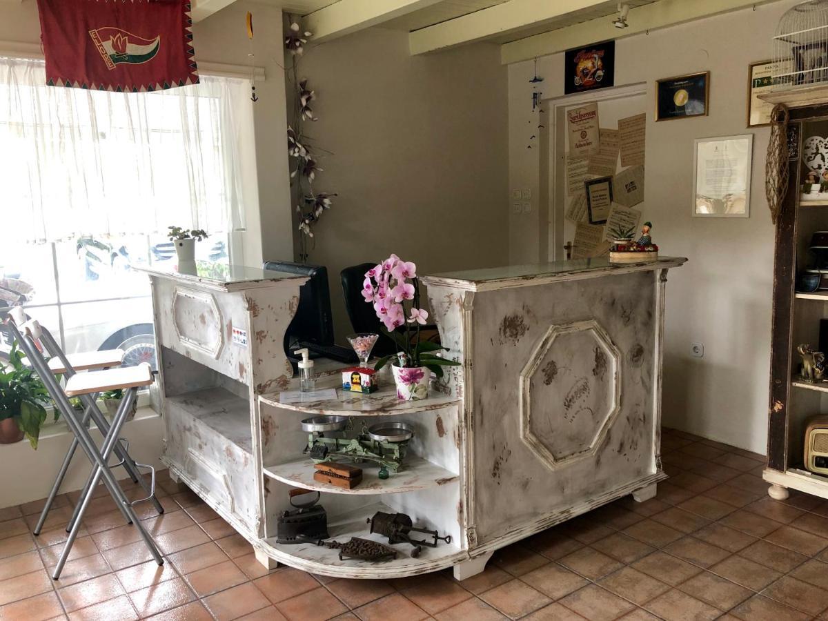 バラトンレッレ F57 - Franko Csaladi Panzio Bed & Breakfast エクステリア 写真