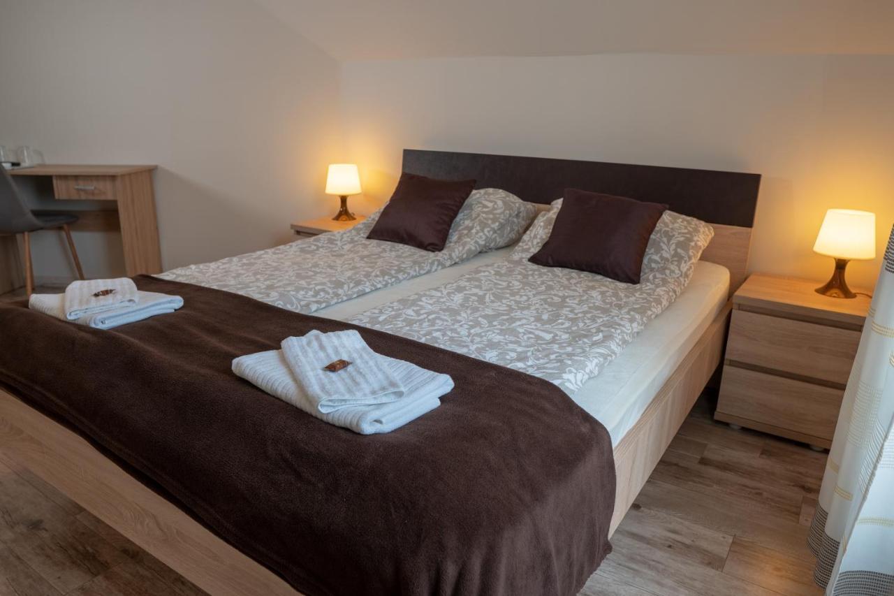バラトンレッレ F57 - Franko Csaladi Panzio Bed & Breakfast エクステリア 写真