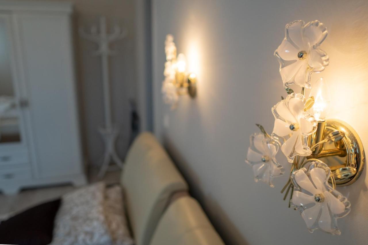 バラトンレッレ F57 - Franko Csaladi Panzio Bed & Breakfast エクステリア 写真