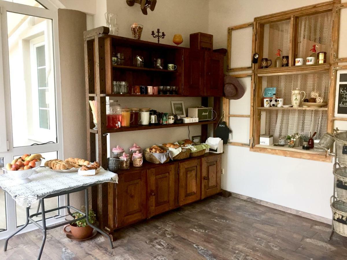 バラトンレッレ F57 - Franko Csaladi Panzio Bed & Breakfast エクステリア 写真