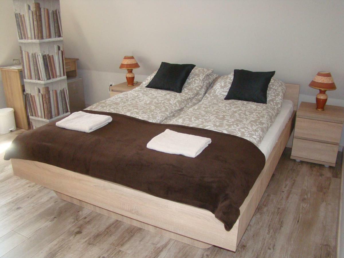 バラトンレッレ F57 - Franko Csaladi Panzio Bed & Breakfast エクステリア 写真